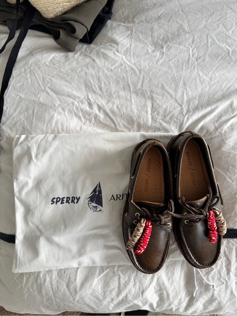 Sperry Aritzia womens Brown Leather Moccasins with Red Tassel